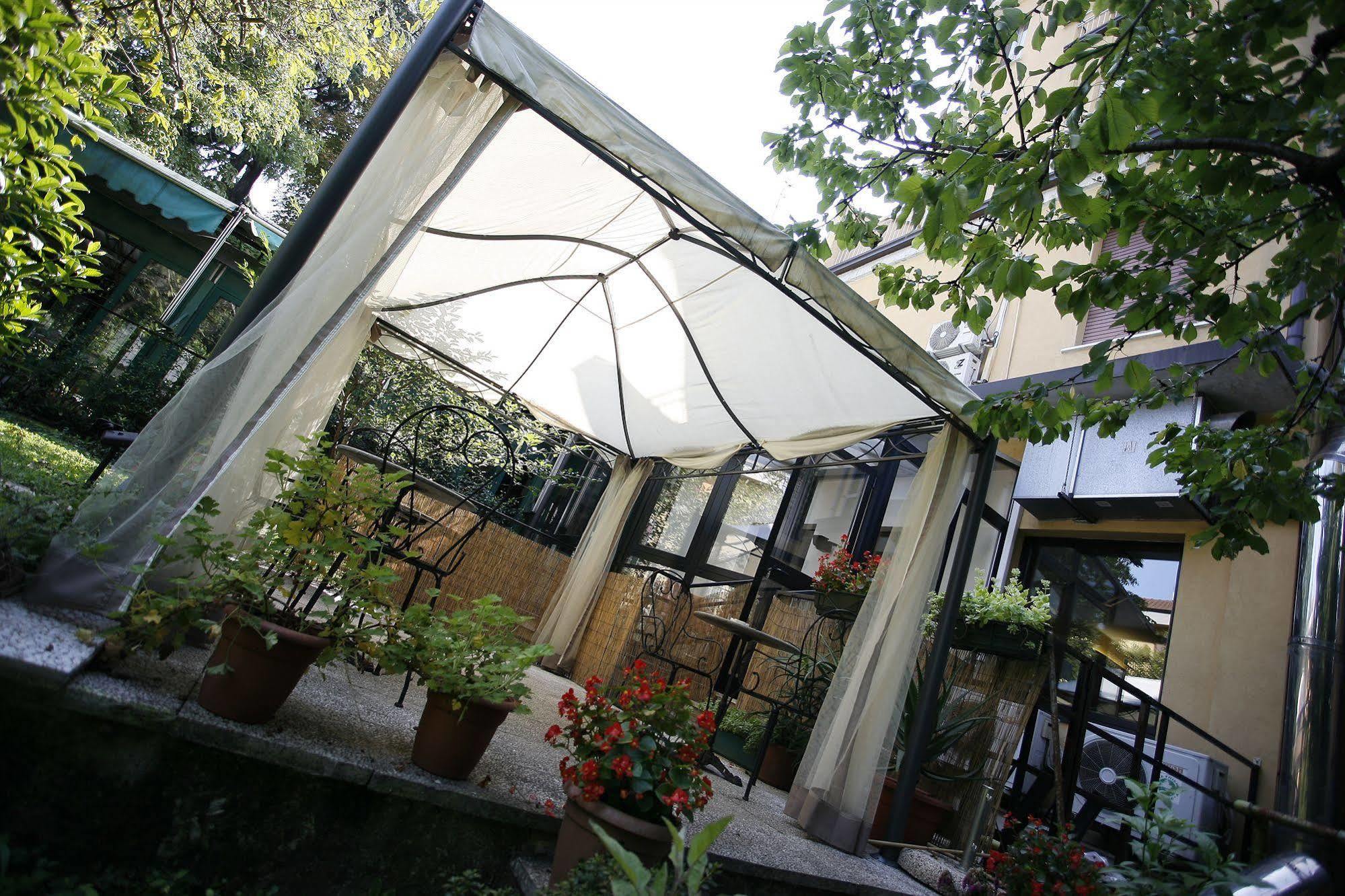 Hotel Adler Μιλάνο Εξωτερικό φωτογραφία
